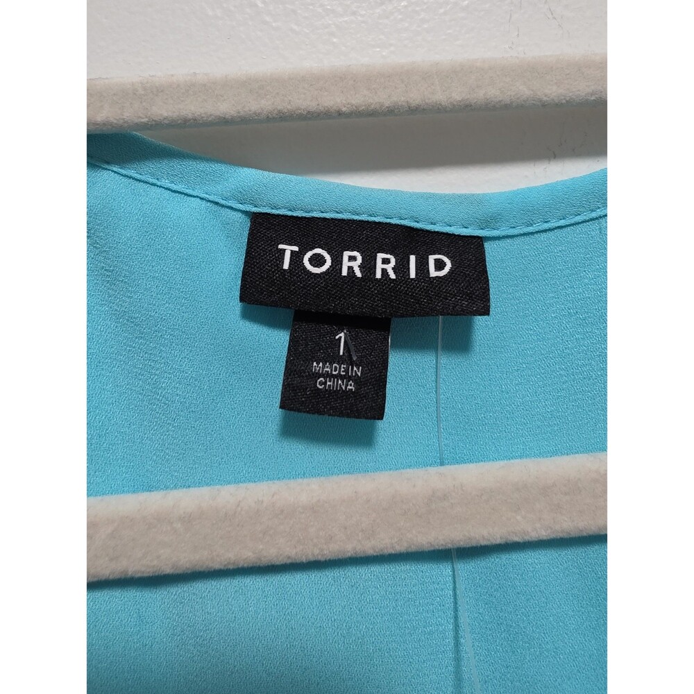 NWT Torrid Blouse Sz 1 - Picture 2 of 3